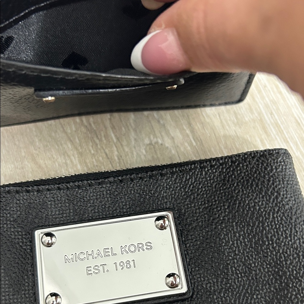 SOLD SOLD Bundle of Kate Spade Card Holder and Michael Kors Wristlet - Picture 10 of 10